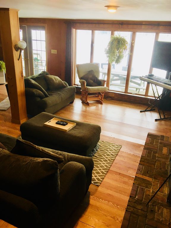 Pocono Mountains Lakewood no booking fee vacation rentals by owner