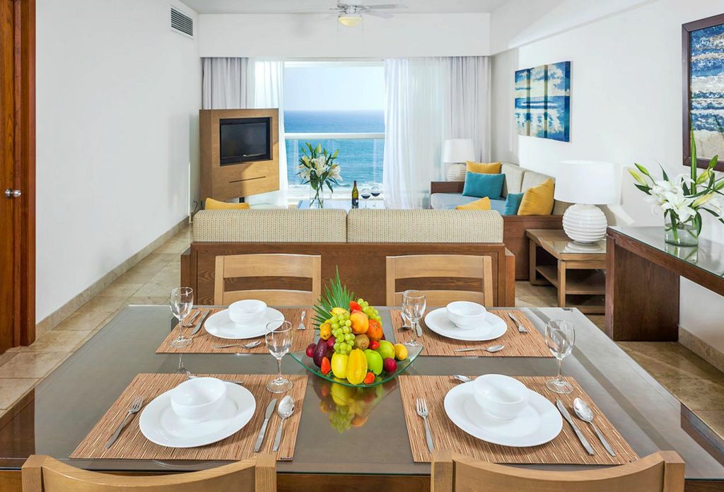 Acapulco Playa Diamante no booking fee vacation rentals by owner